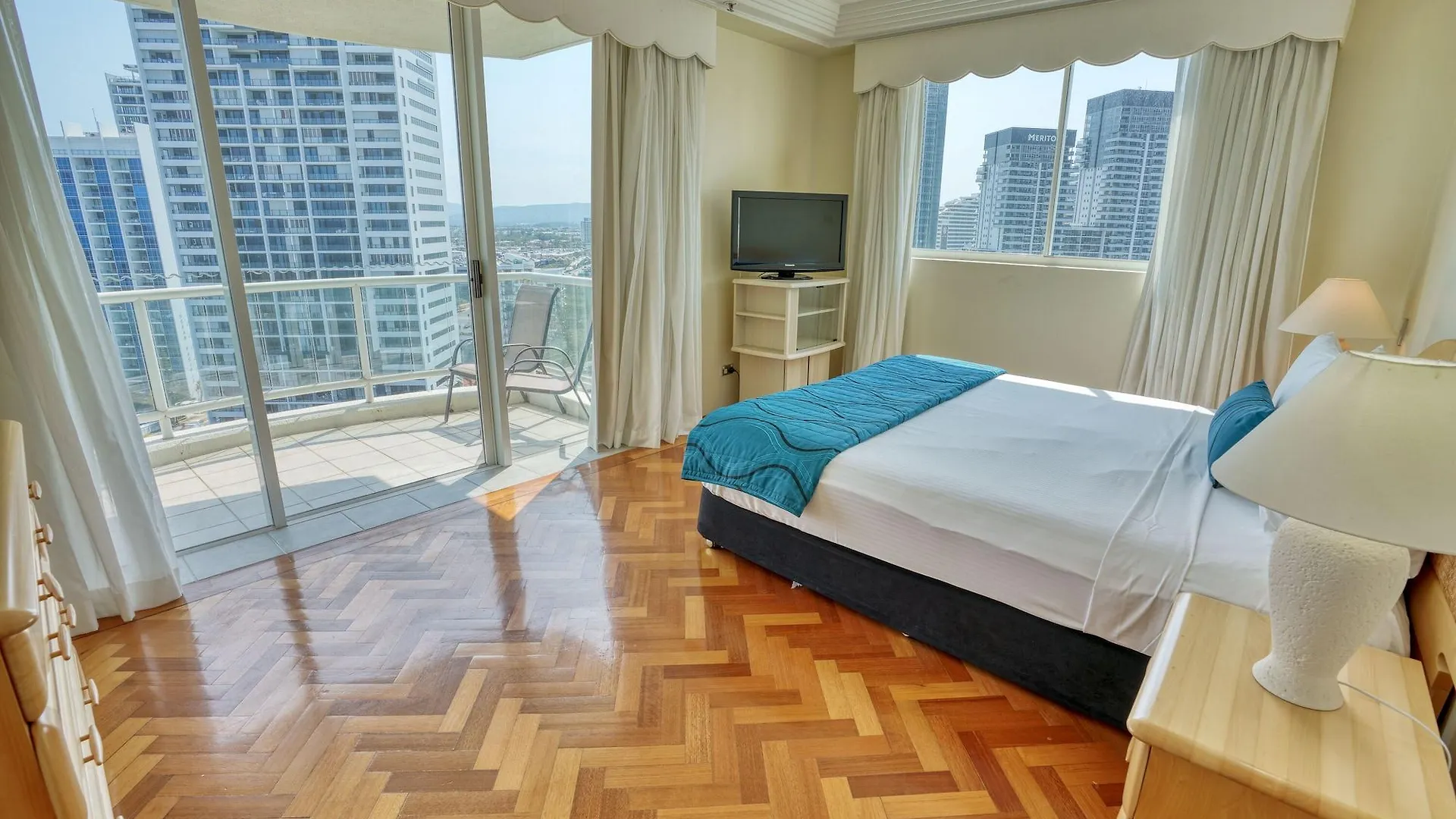Carmel By The Sea 4* Gold Coast