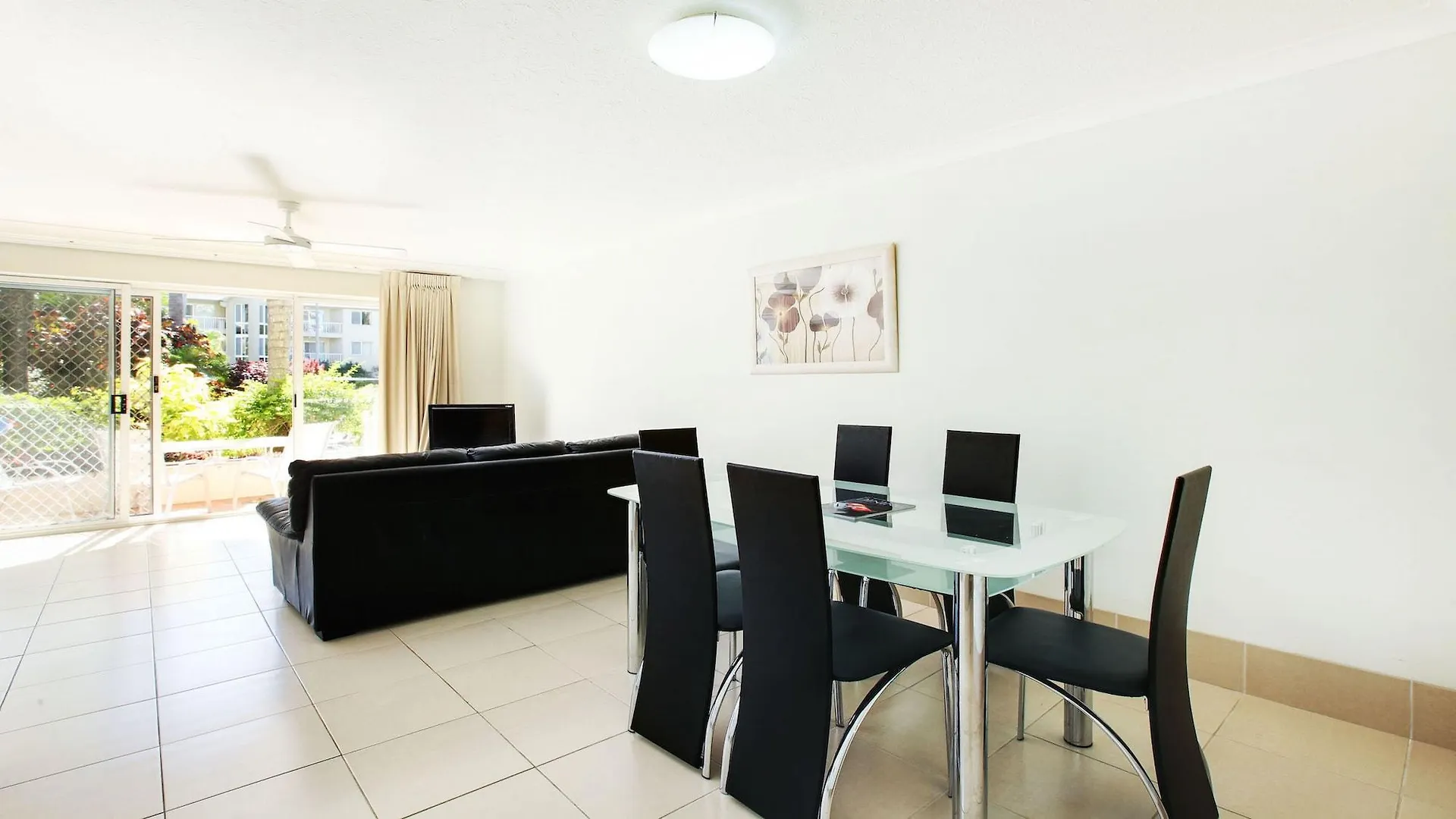 Aparthotel Mari Court 3*
