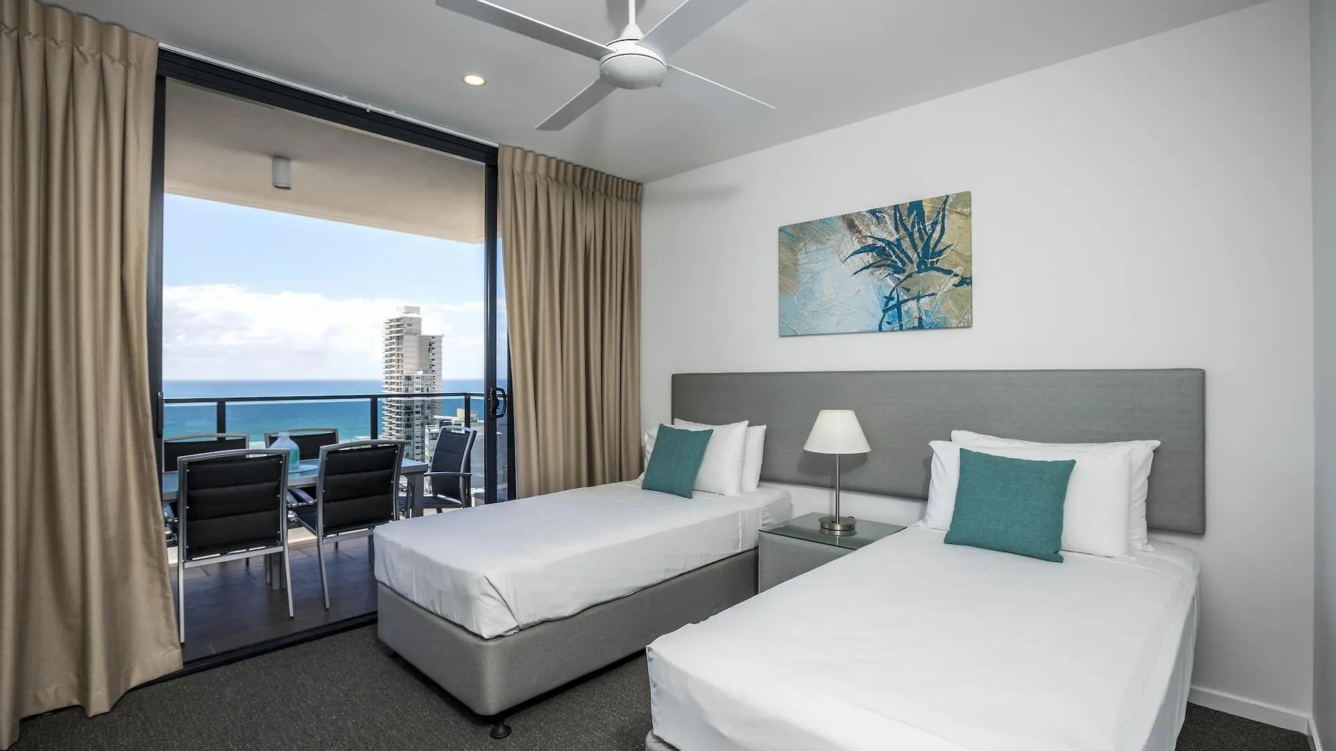Synergy Broadbeach - Official Aparthotel