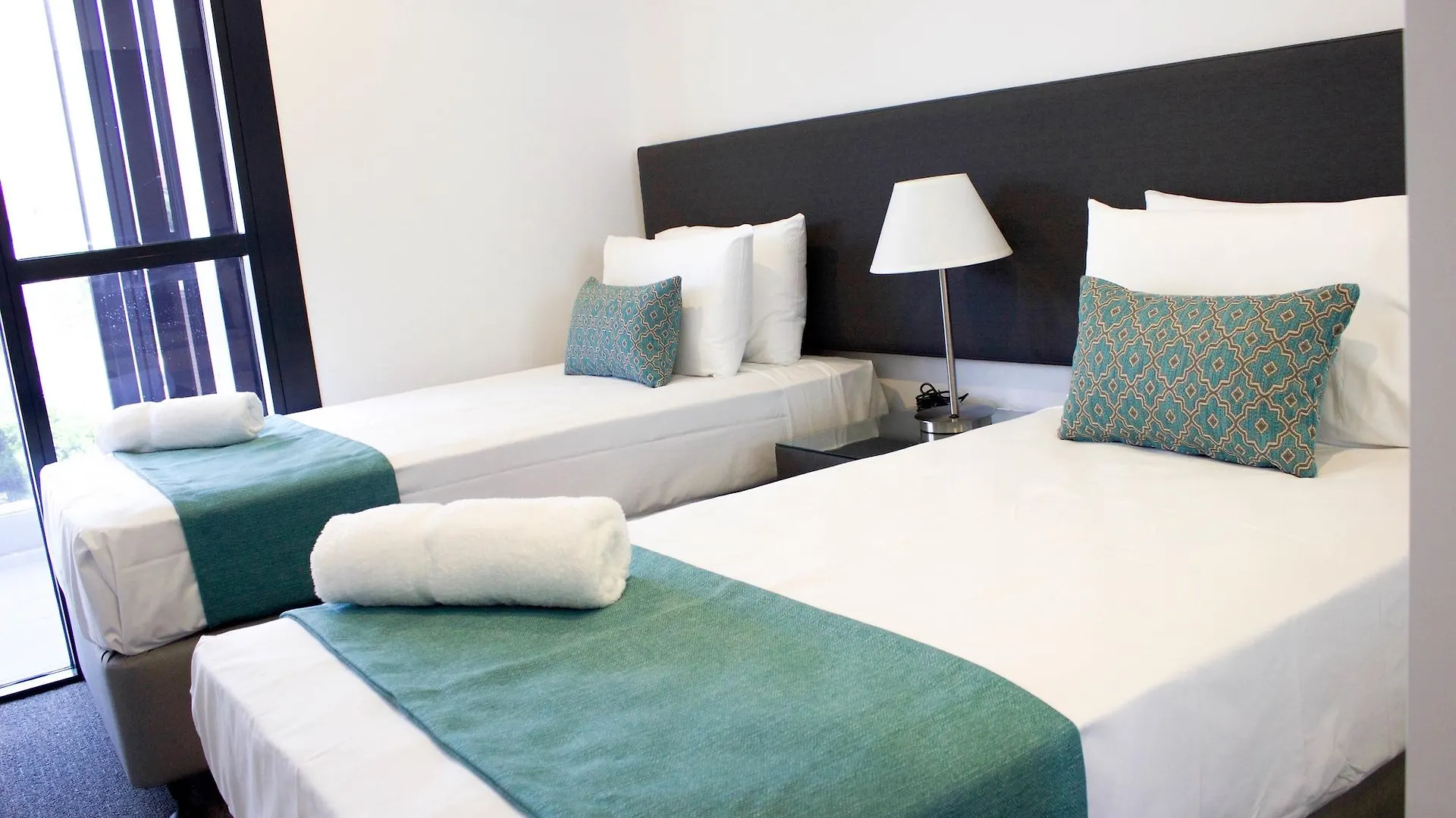 Synergy Broadbeach - Official Aparthotel