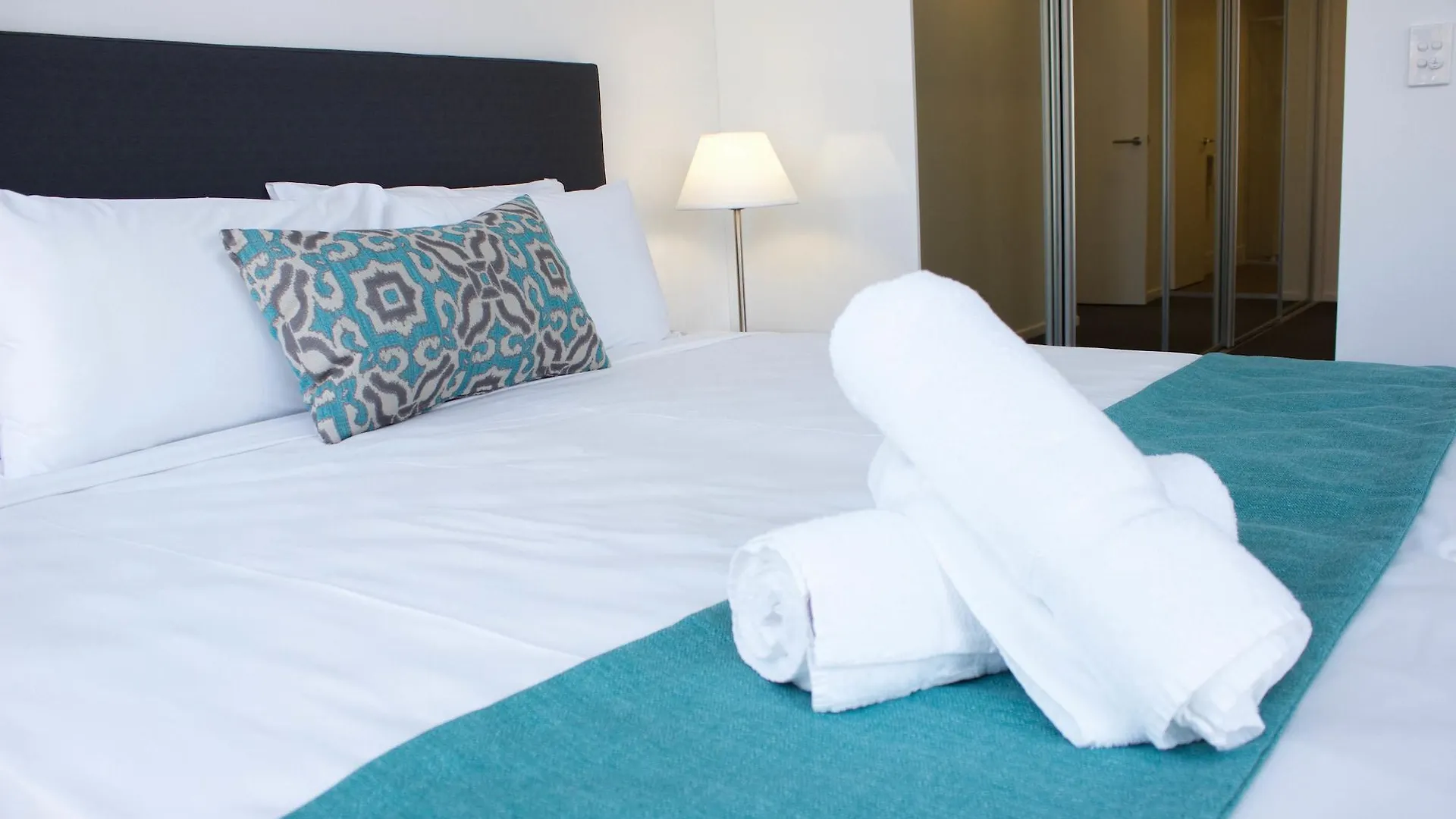 Aparthotel Synergy Broadbeach - Official