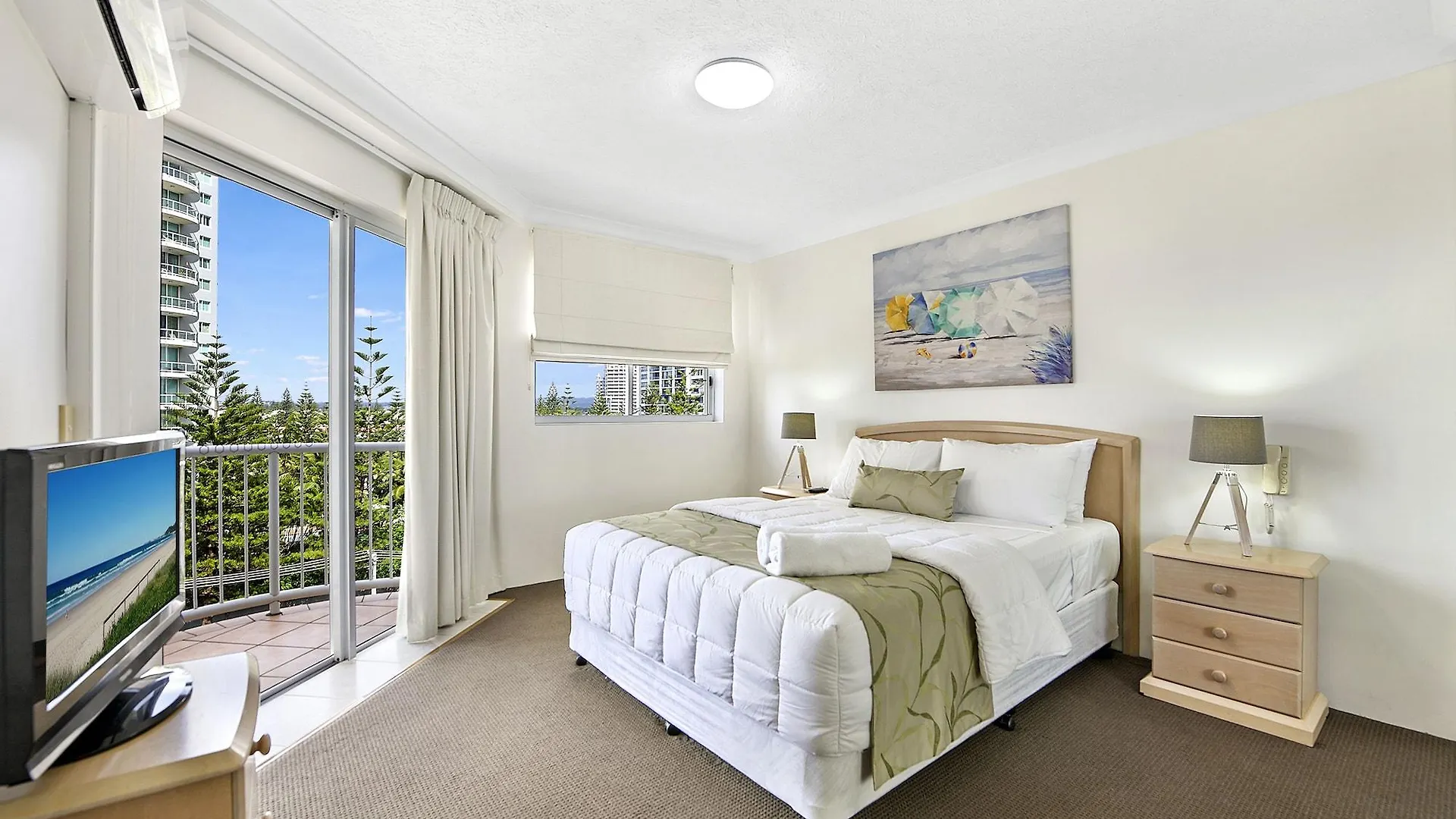 The Ritz Heated Pool Aparthotel Gold Coast
