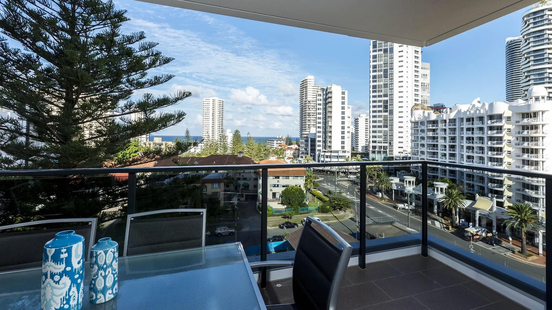 Synergy Broadbeach - Official 4*
