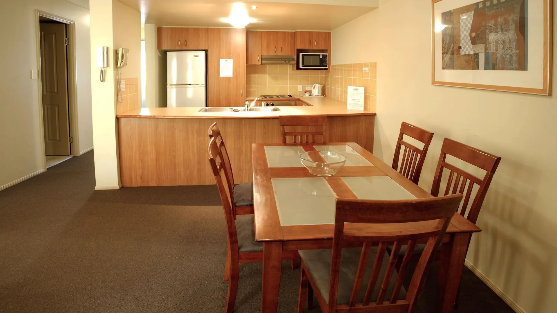 Bila Vista Kirra Beachside Aparthotel 3*