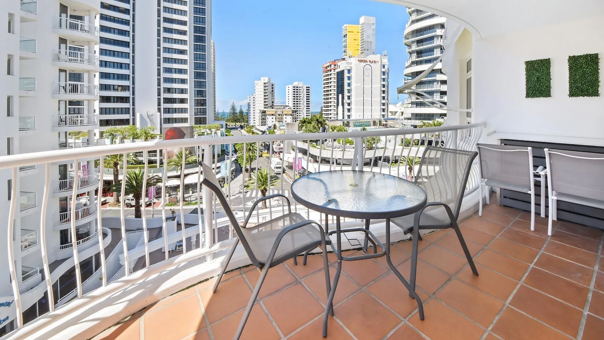 The Phoenician 4*