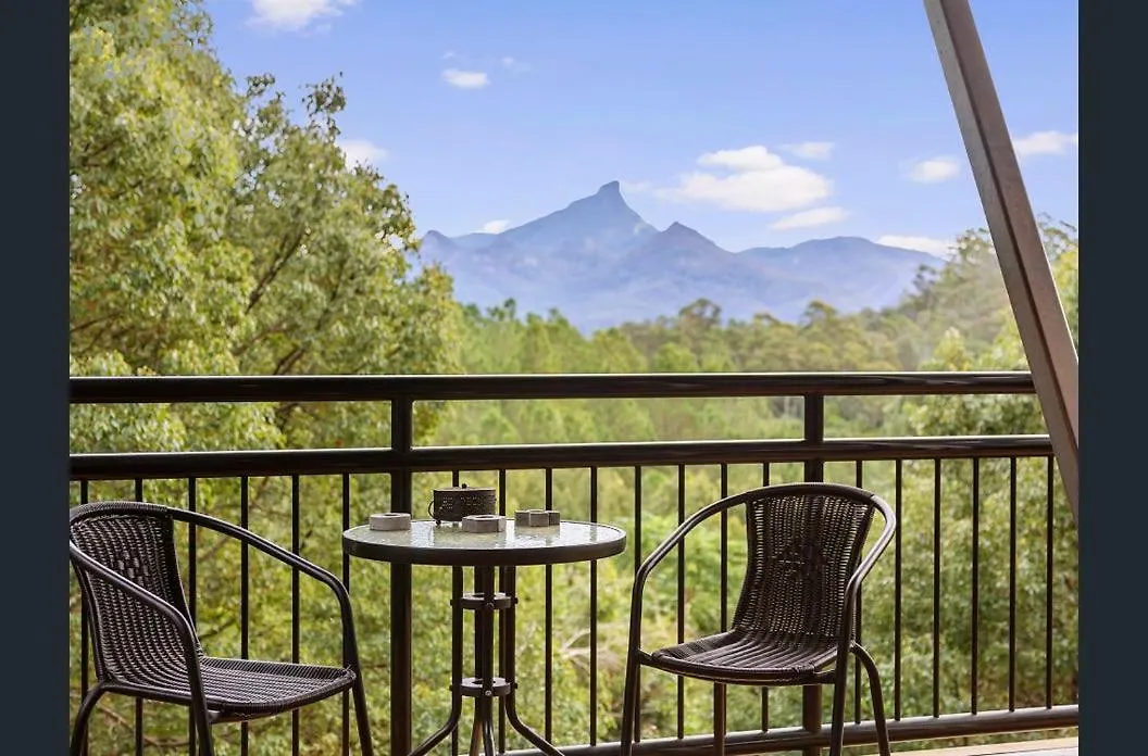 Ecoasis Lodge *