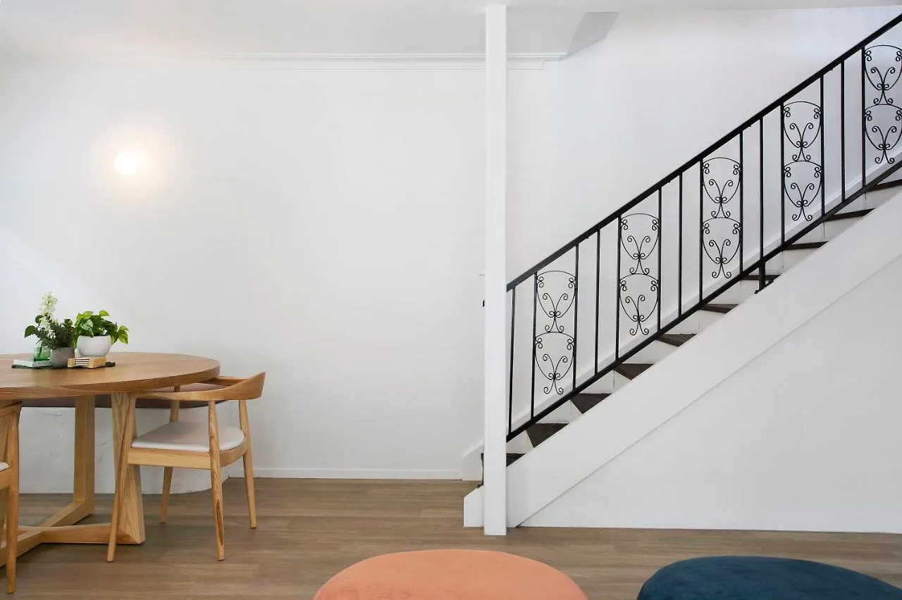 Spacious 4-bed With Mediterranean Touches *