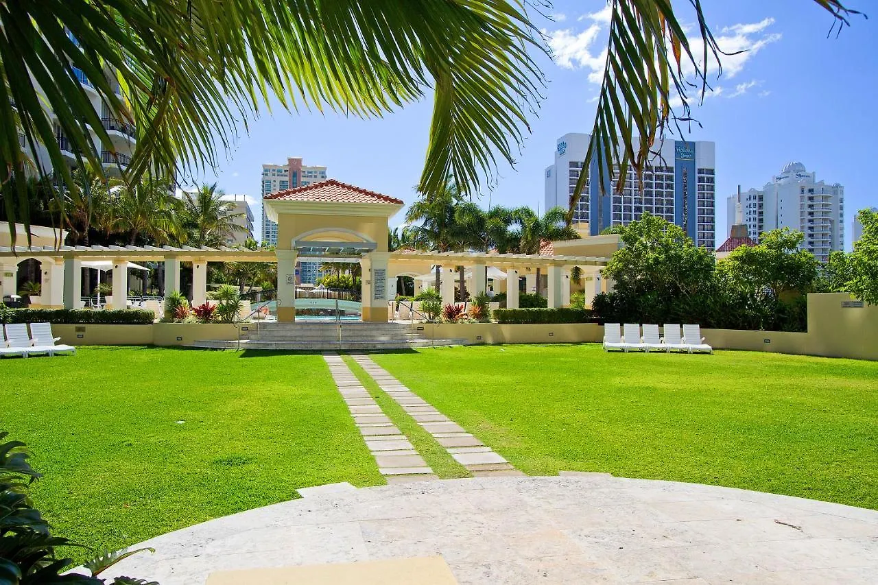 Luxurious 3 Bed Executive Sub Penthouse With Ocean View At Chevron Renaissance - Q * Gold Coast