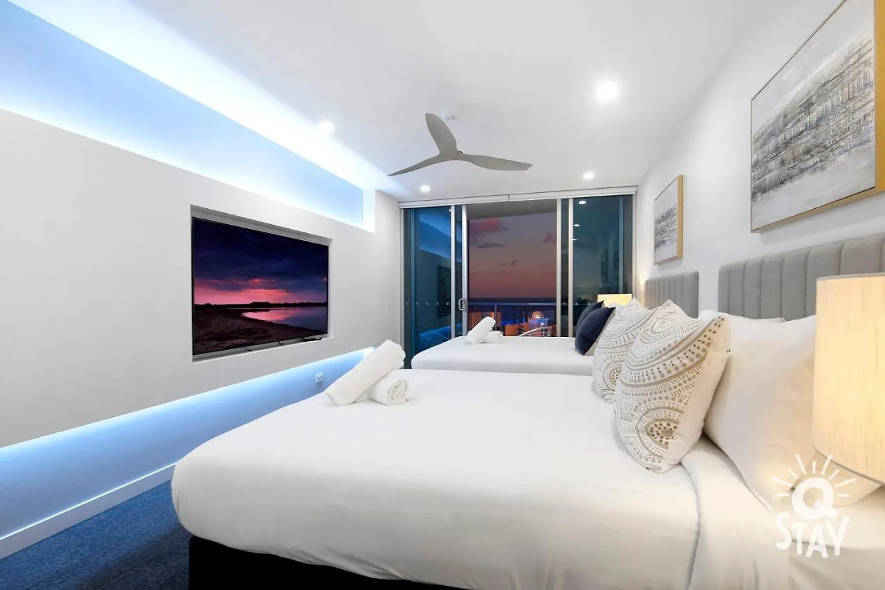 Luxurious 3 Bed Executive Sub Penthouse With Ocean View At Chevron Renaissance - Q Apartment *