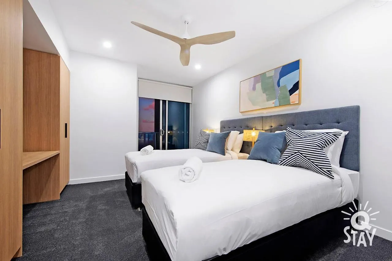 Luxurious 3 Bed Executive Sub Penthouse With Ocean View At Chevron Renaissance - Q Apartment Gold Coast