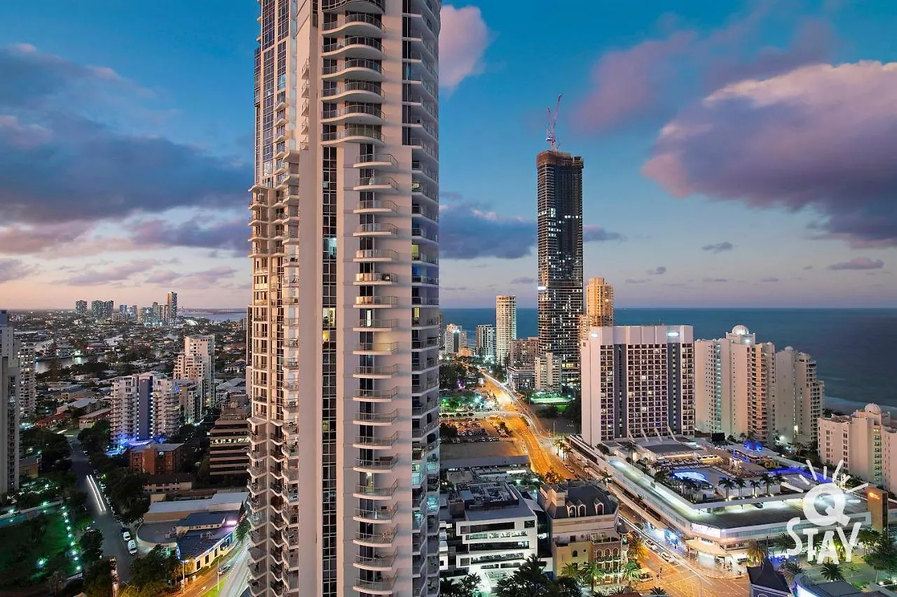 Apartment Luxurious 3 Bed Executive Sub Penthouse With Ocean View At Chevron Renaissance - Q *