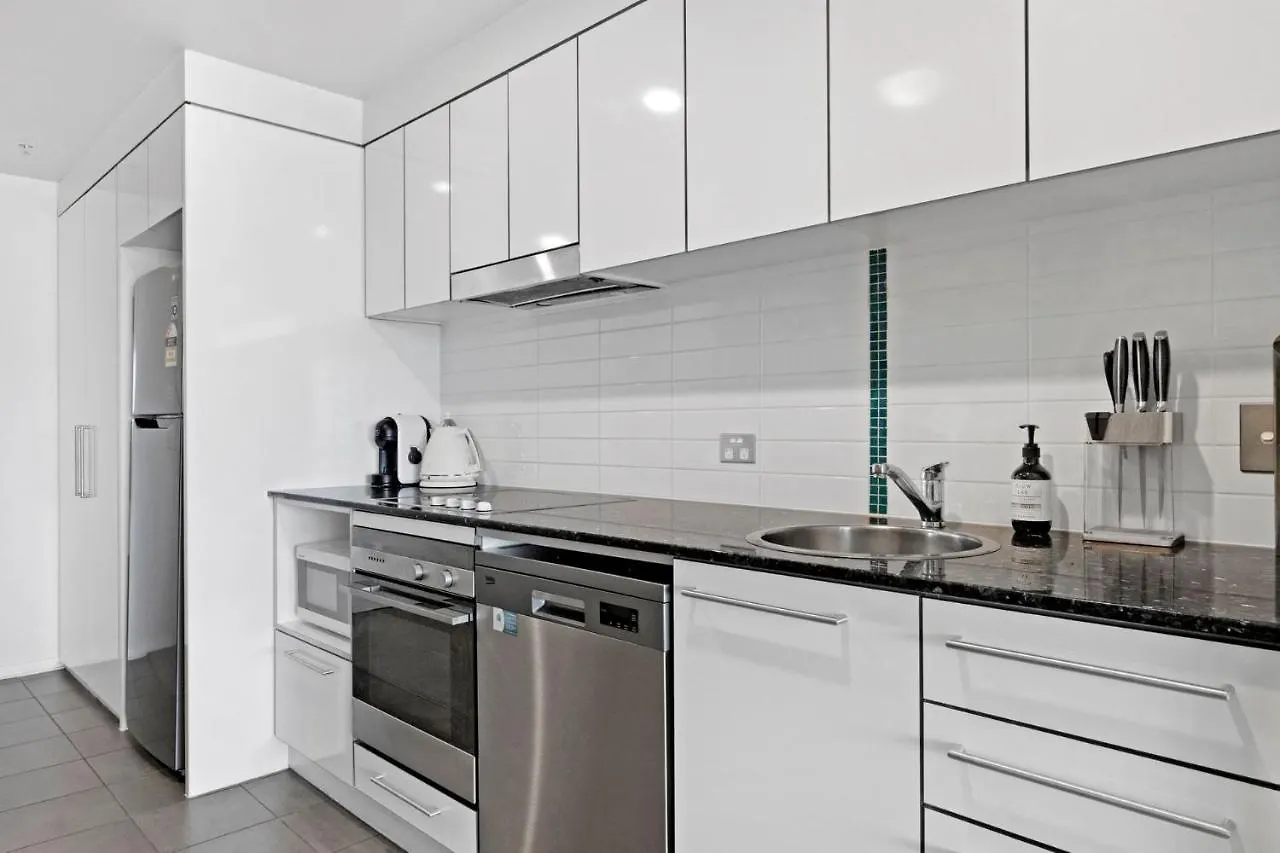 Apartment Stylish 1 Bedroom In Sierra Grand - Coasthm Gold Coast