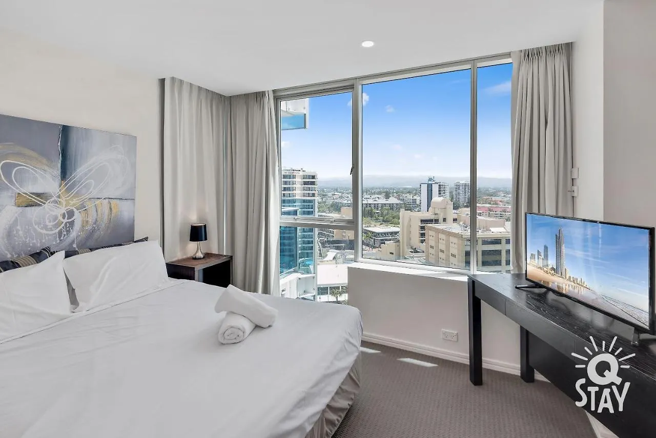 H Residences - Qstay Apartmán *
