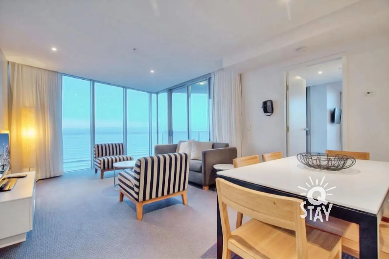 H Residences - Qstay Apartmán *