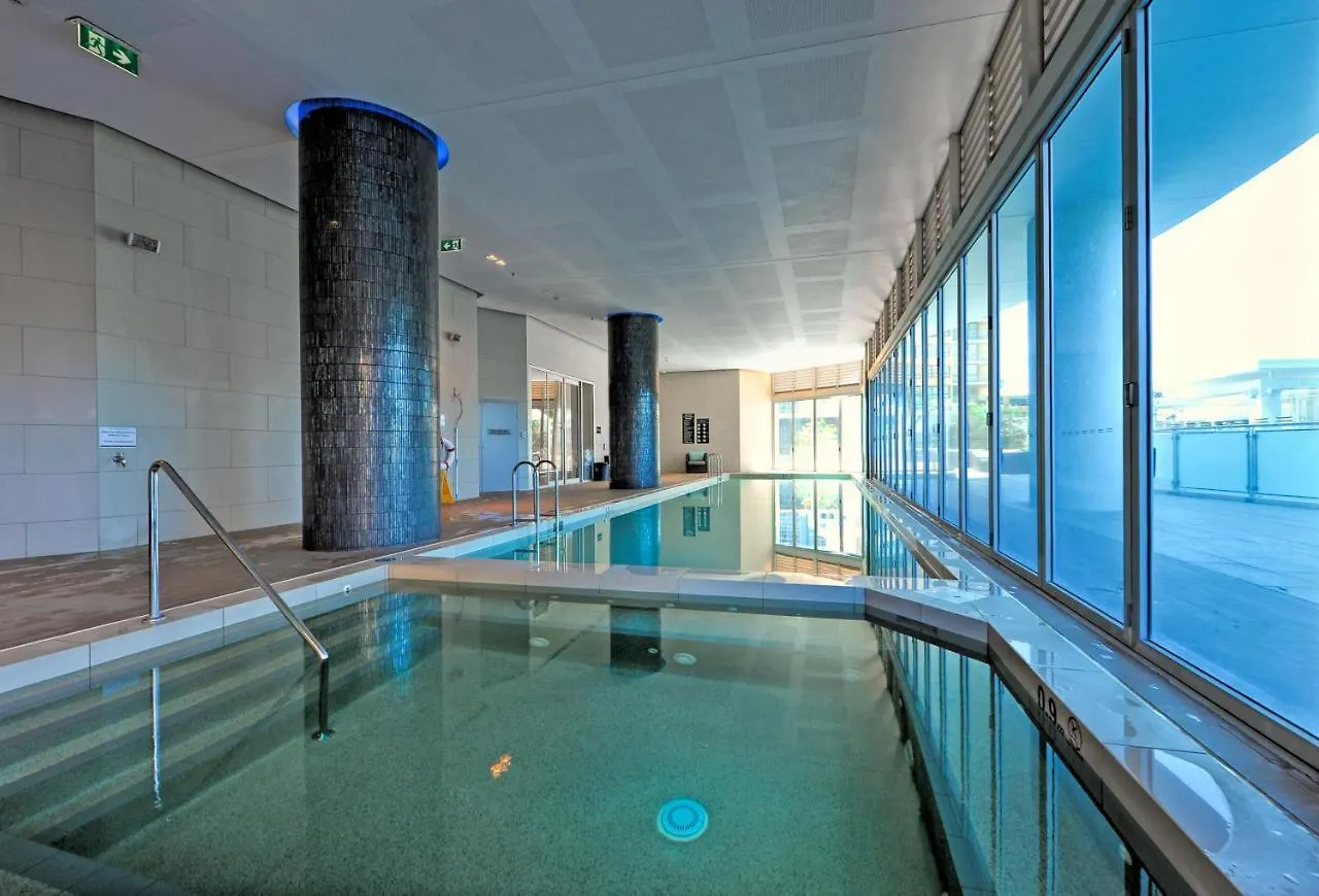 H Residences - Qstay Apartmán *