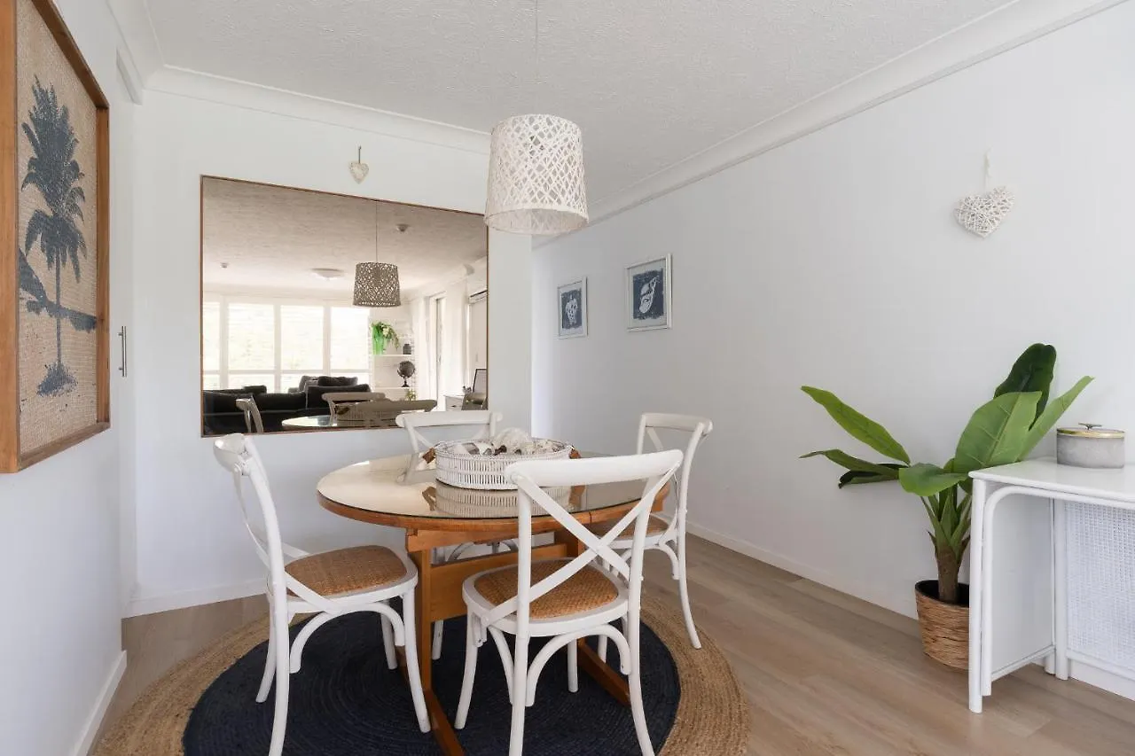 Apartment Beachy, Bright, And The Location On The Gc! Gold Coast