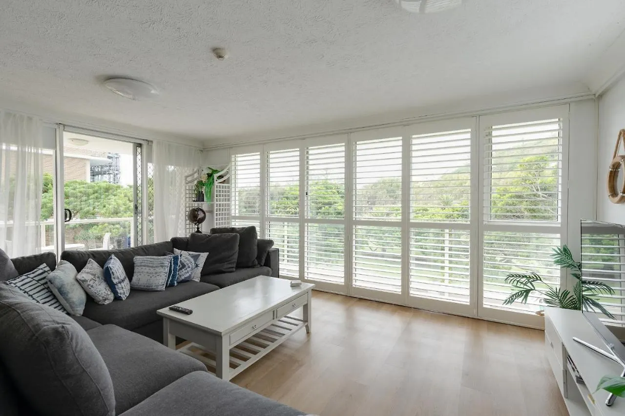Beachy, Bright, And The Location On The Gc! Apartment Gold Coast