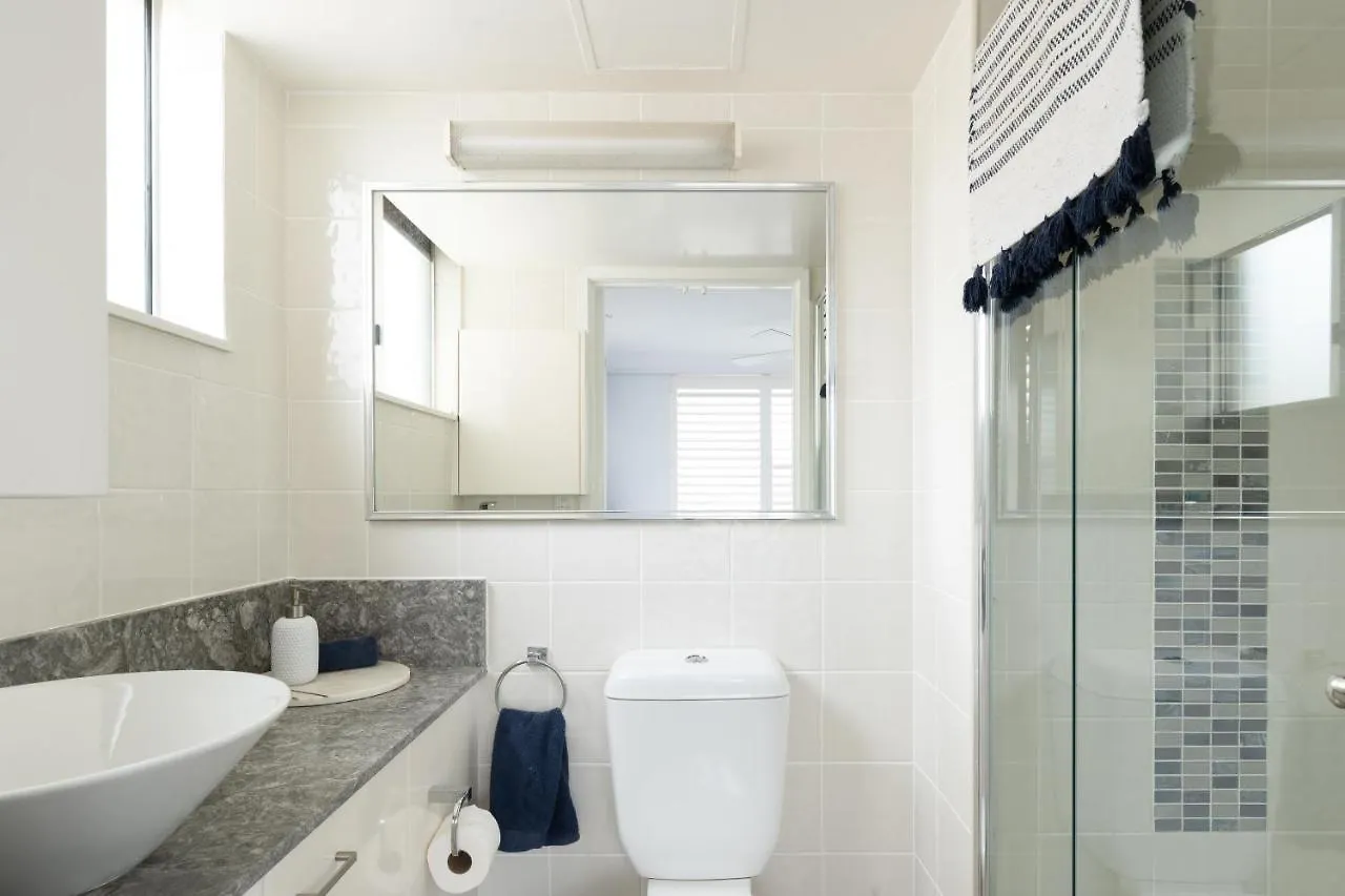 Beachy, Bright, And The Location On The Gc! Apartment
