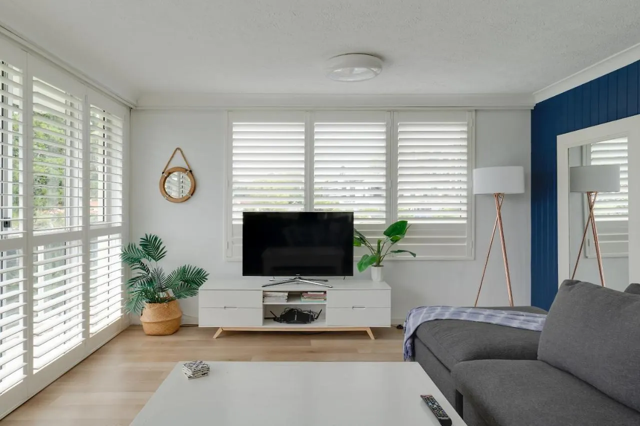 Beachy, Bright, And The Location On The Gc! Apartment Gold Coast