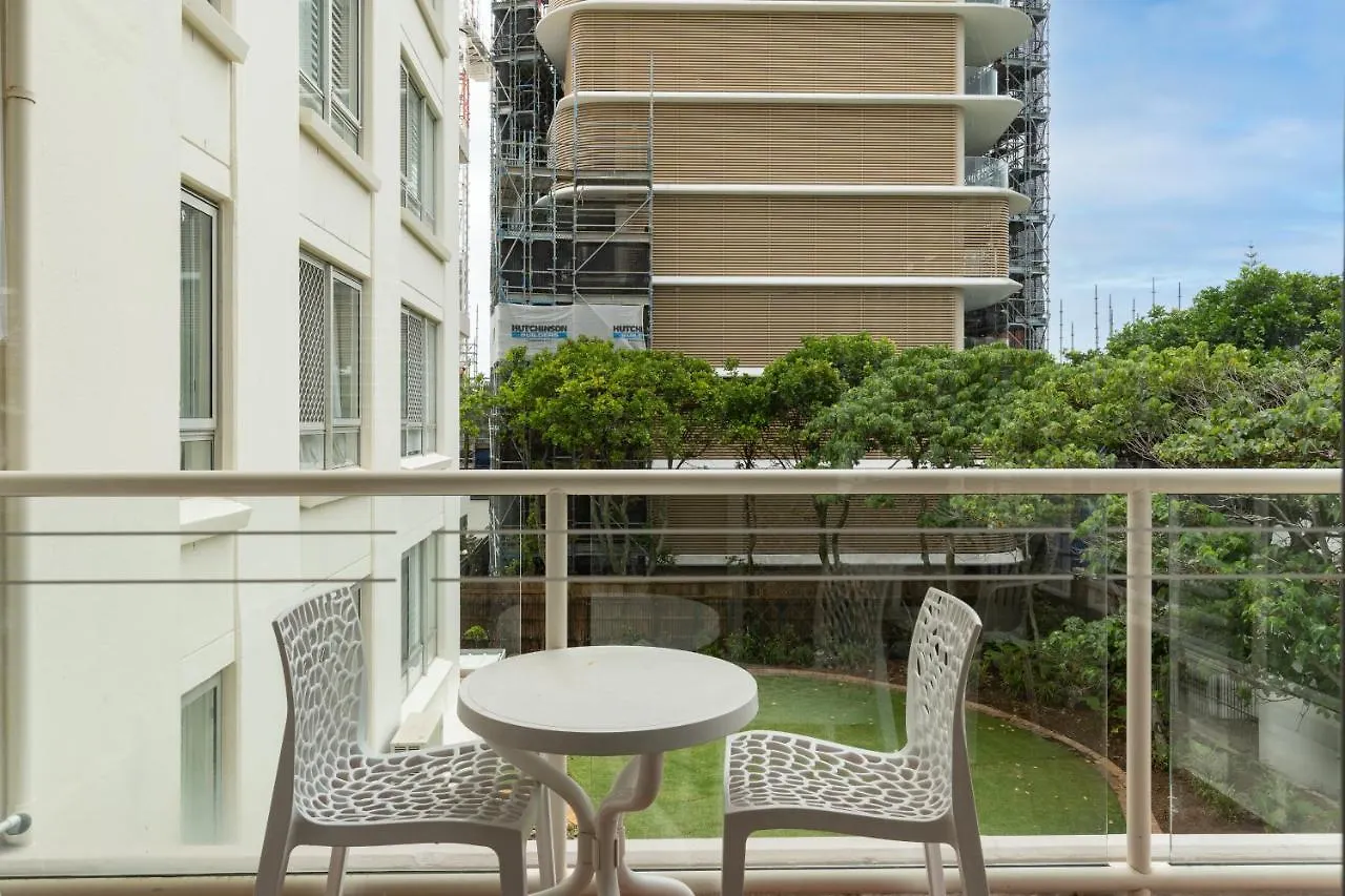 Beachy, Bright, And The Location On The Gc! * Gold Coast
