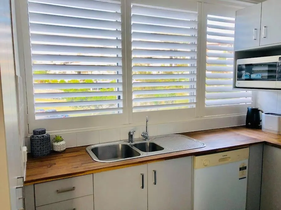 Beachy, Bright, And The Location On The Gc! Apartment