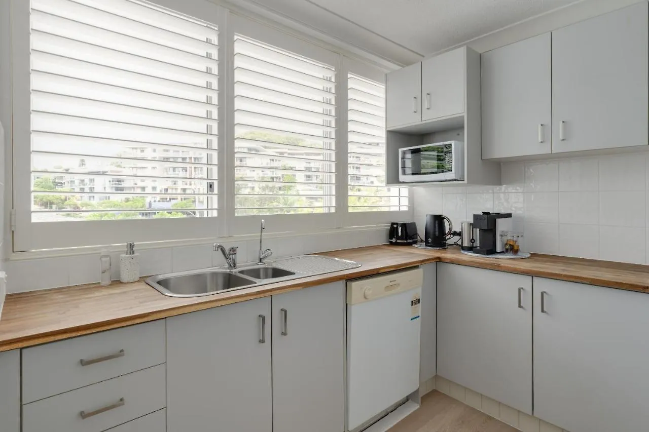 Beachy, Bright, And The Location On The Gc! Apartment *