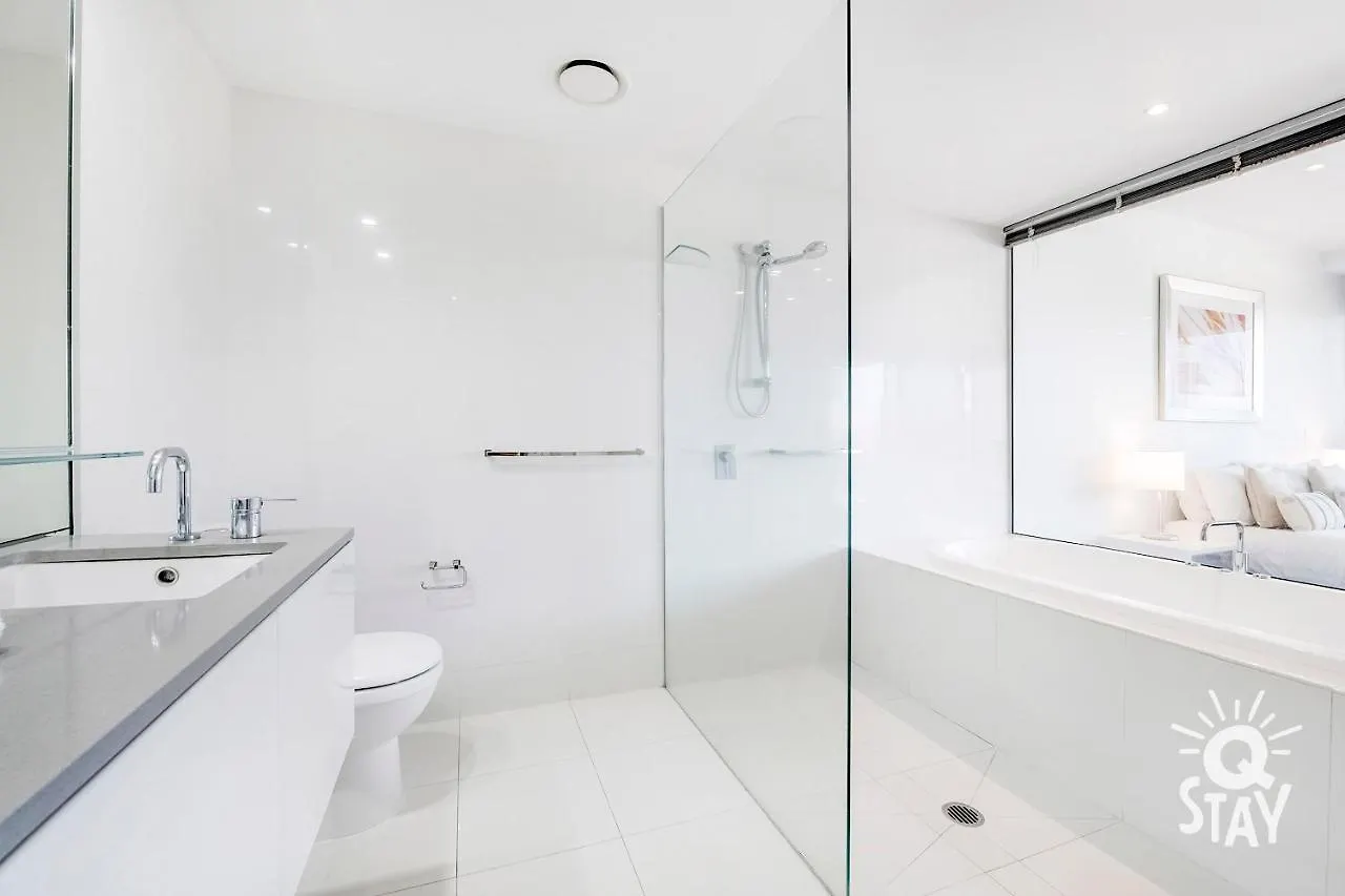 Circle On Cavill, 1 Bedroom Ocean Family Surfers Paradise Apartment *