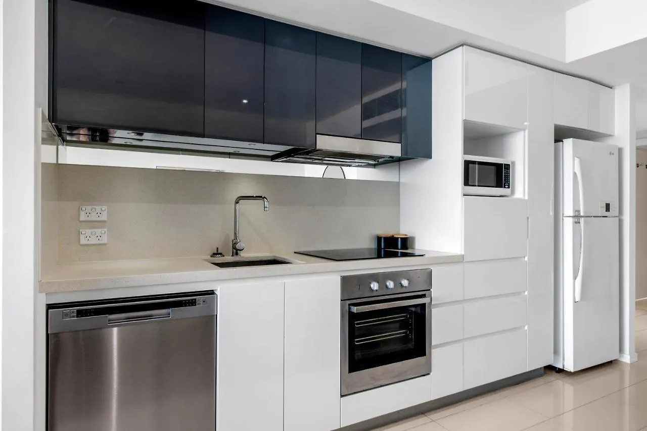 H'residences - 2 & 3 Bedroom Ocean View In The Heart Of Surfers Paradise! *