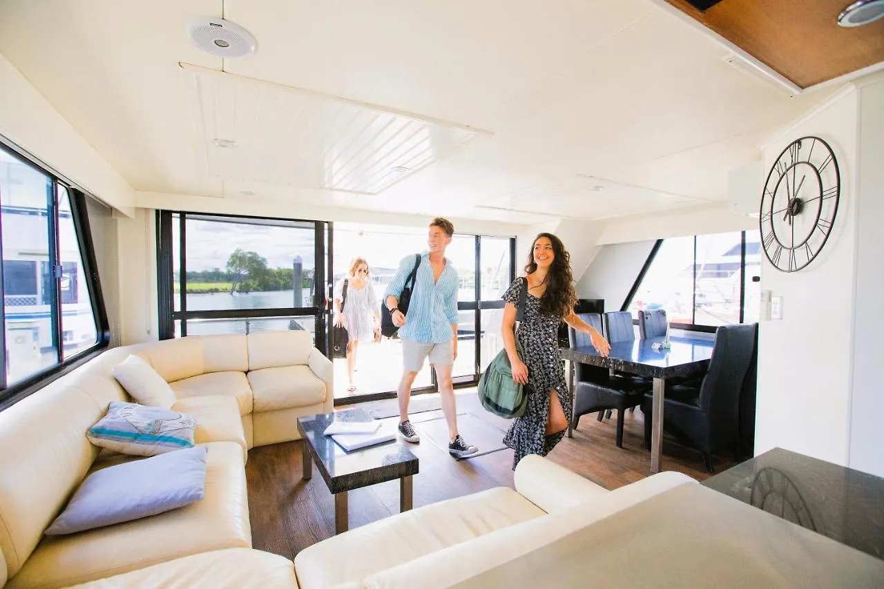 Coomera Houseboats Botel 4*
