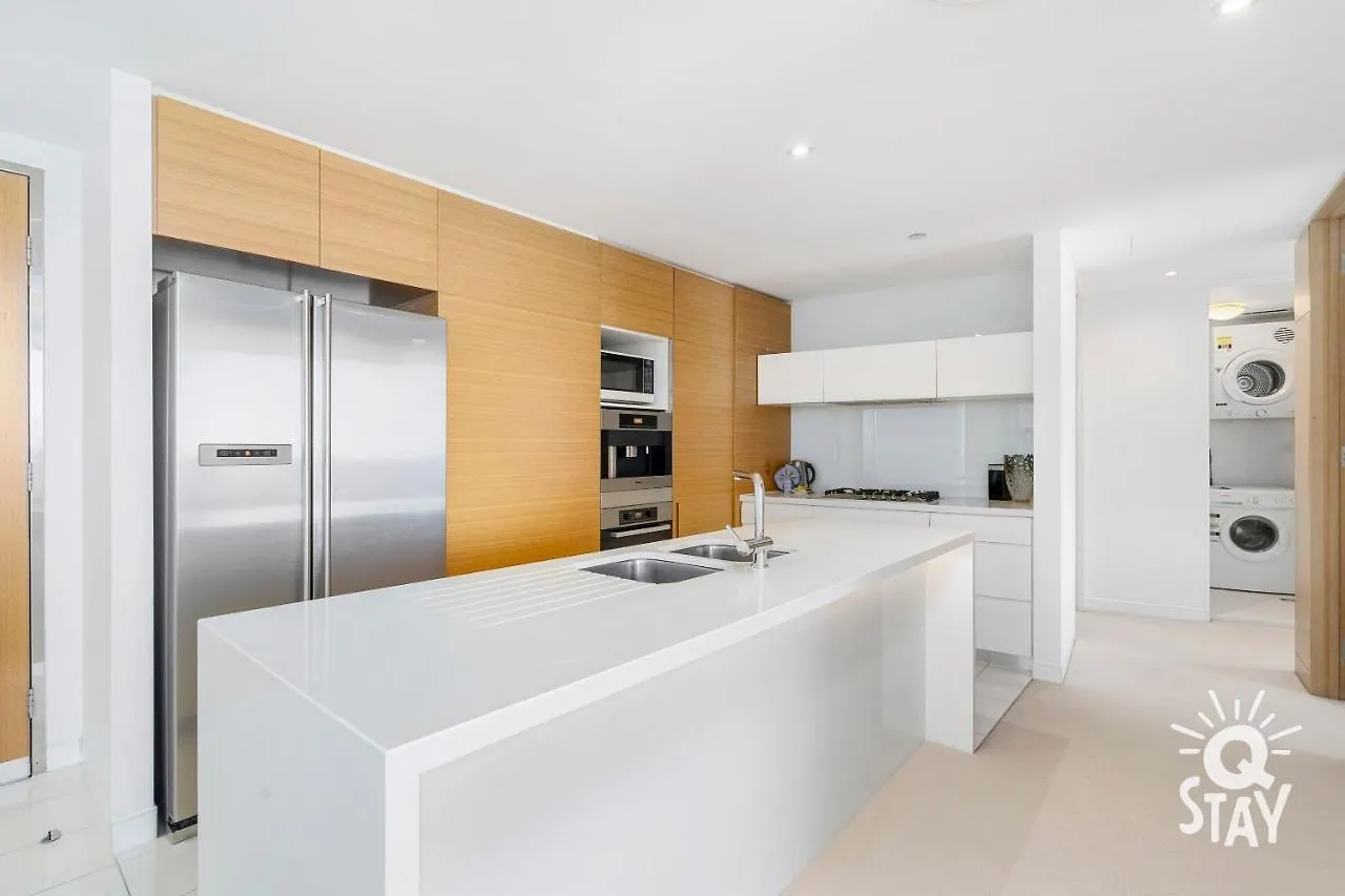Oracle Broadbeach - 4 Bedroom Sub Penthouse Ocean View - Qstay