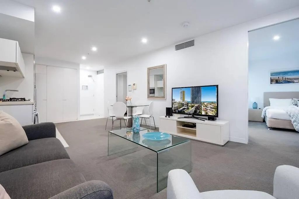 Oasis // Broadbeach Holiday home Gold Coast