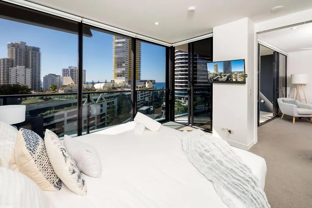 Holiday home Oasis // Broadbeach *