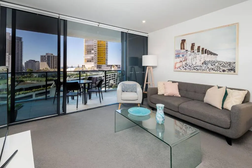 Holiday home Oasis // Broadbeach *