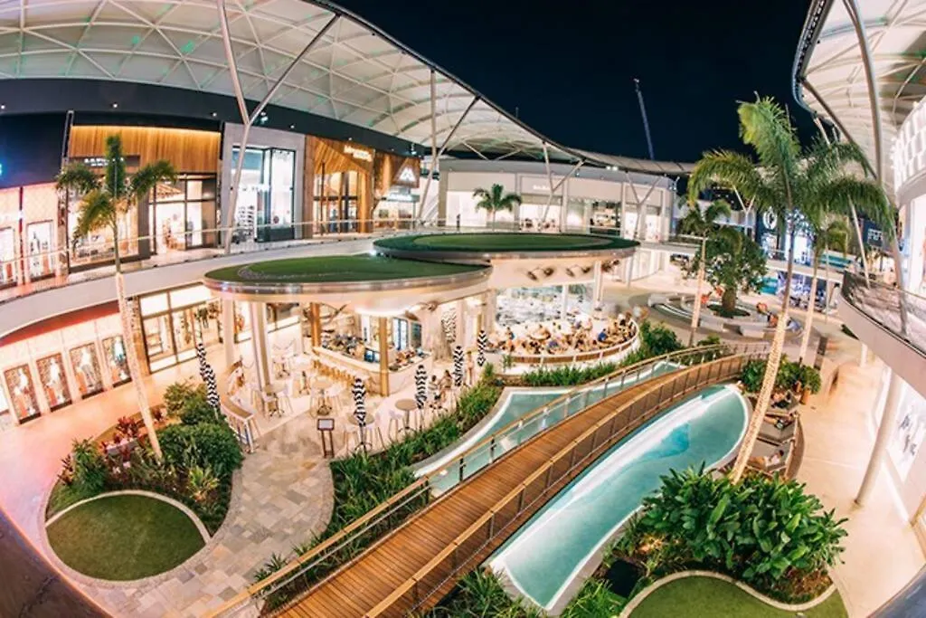 Holiday home Oasis // Broadbeach