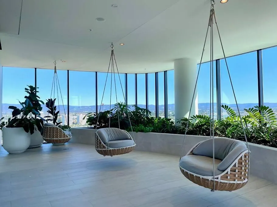 Luxury Ocean Skyline Stunner 2beds Apt 33f * Gold Coast