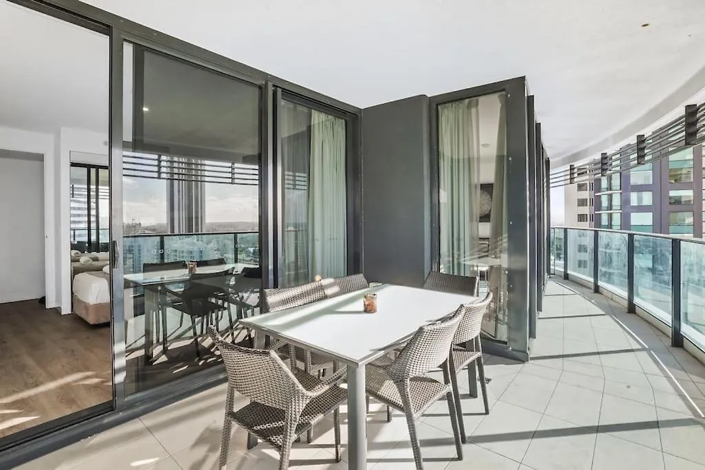 Apartment Oracle 1403 *