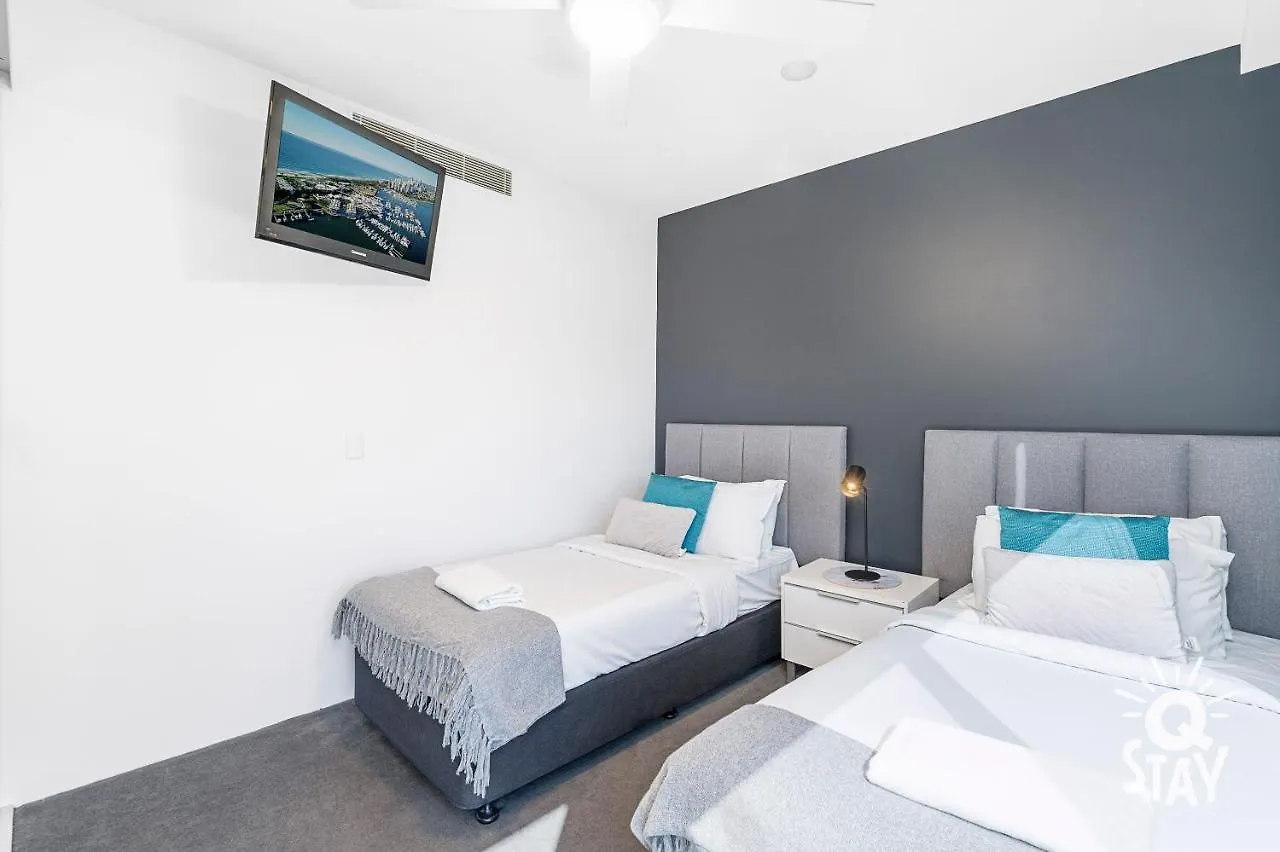 Spectacular Family Kids Free 3 Bedroom Ocean At Circle On Cavill - Q *