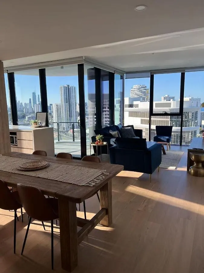 2 Bedroom Luxurious Family Next To Pacific Fair - Broadbeach Gc22 *