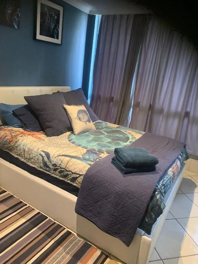 Apartamento Oceanfront Unique Sleeps 14 Hear Waves And Enjoy Lorikeets On Balcony *