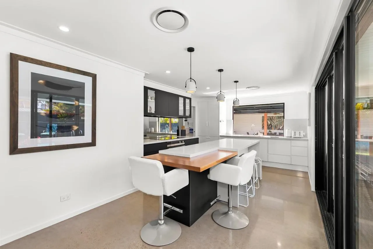 Holiday home Ultra Modern & Relaxing Inner 4bed House - With A Private Pool - 10mins Walk To *