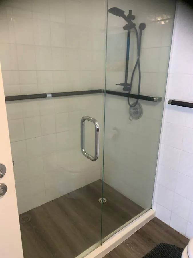 Apartamento Oceanfront Unique Sleeps 14 Hear Waves And Enjoy Lorikeets On Balcony *