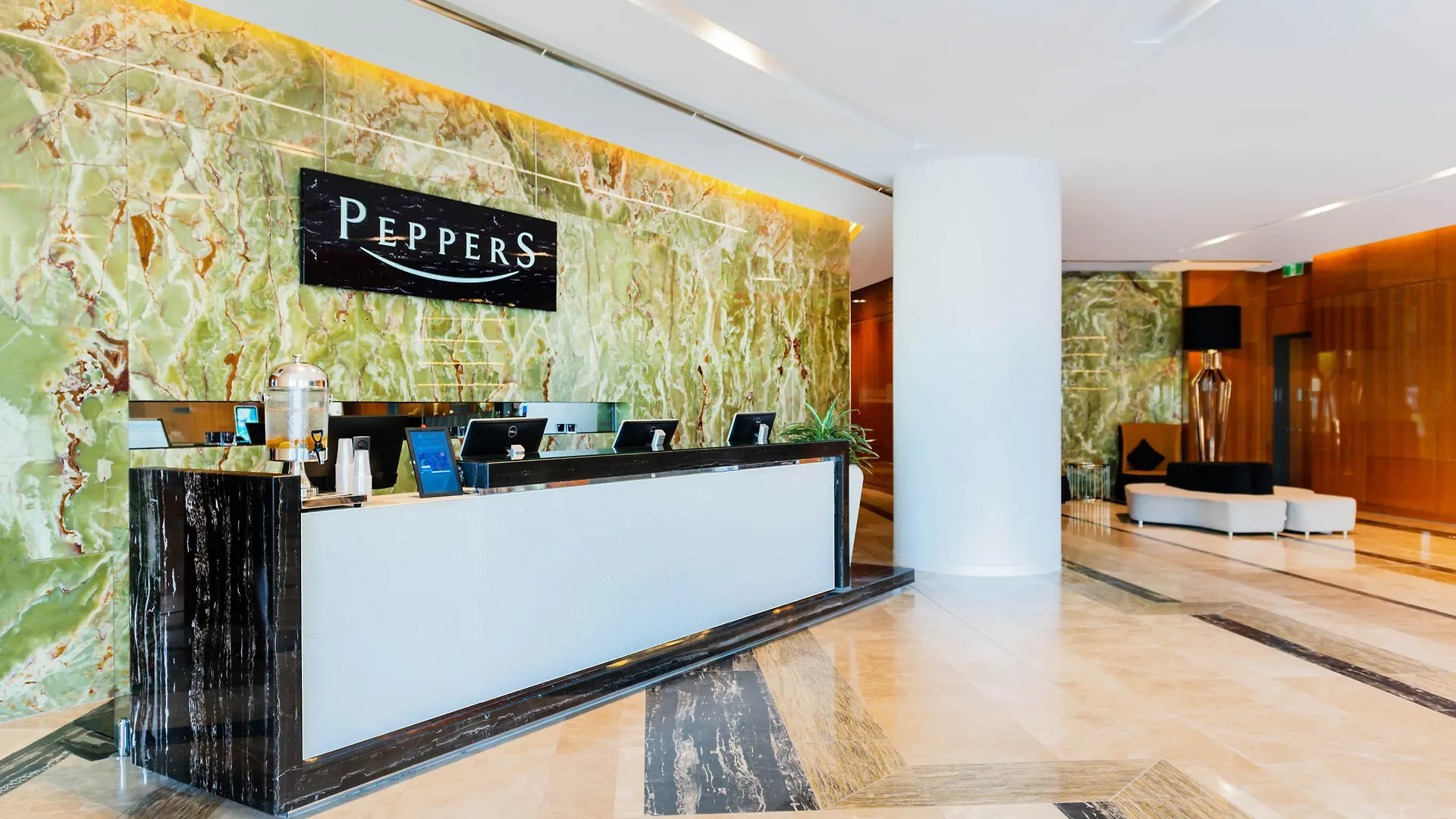 Peppers Broadbeach 5*