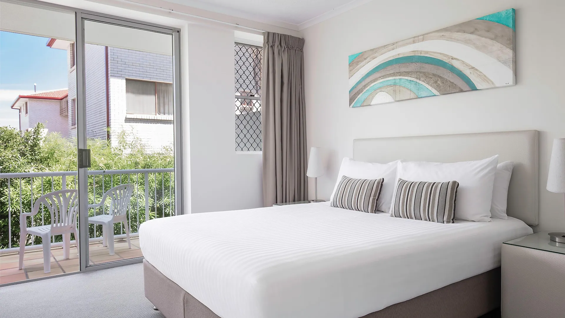 Breakfree Diamond Aparthotel