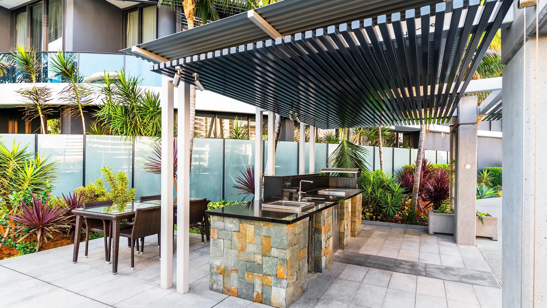 Peppers Broadbeach Apart Otel 5*
