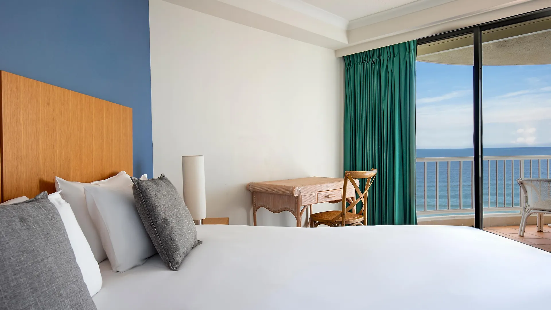 Breakfree Moroccan Apartahotel