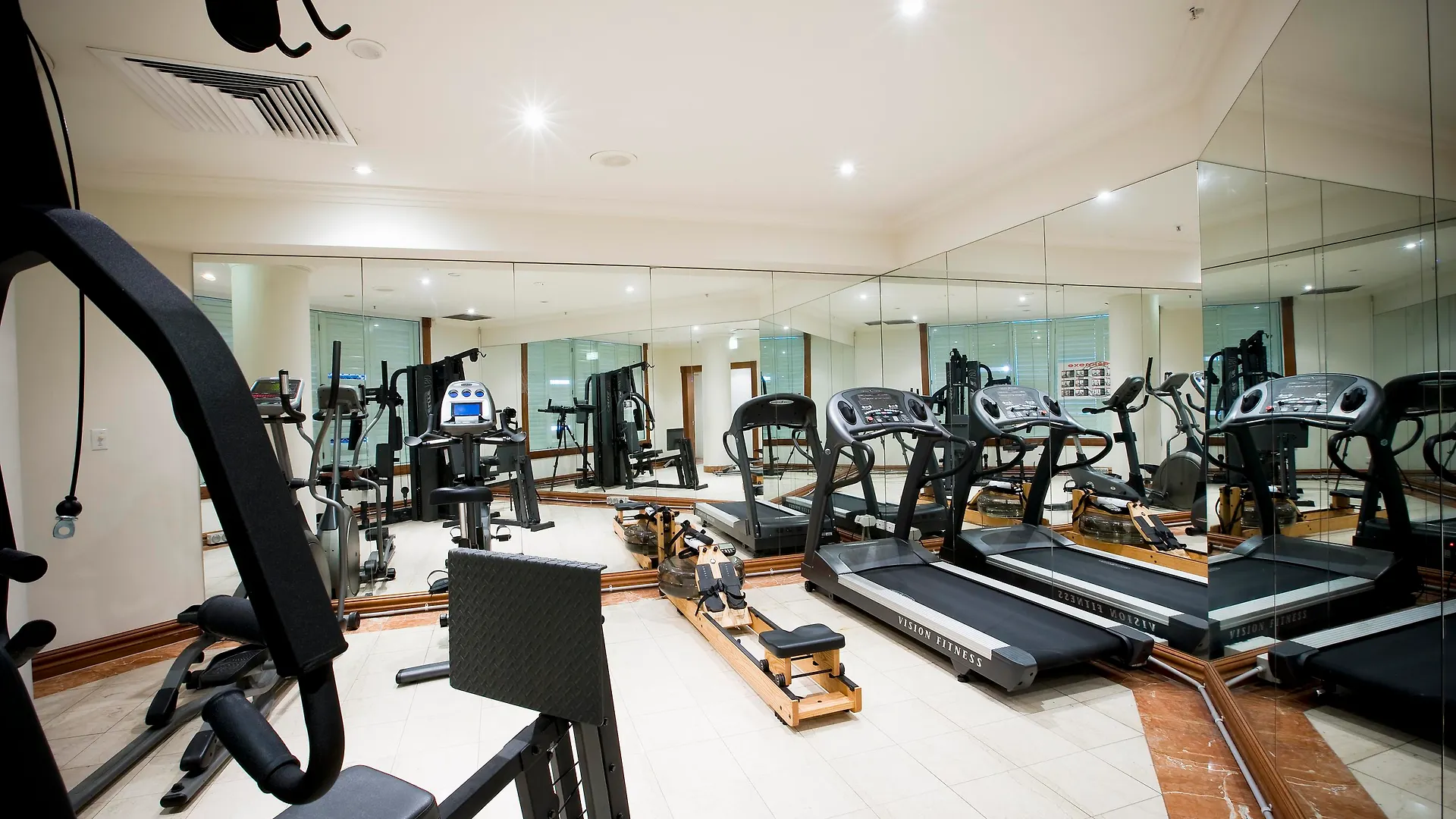 Breakfree Moroccan Apartahotel