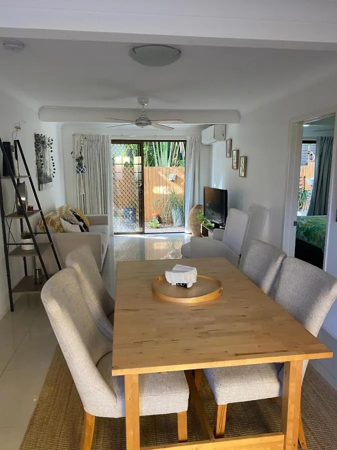 Surfers Paradise Retreat Apartment *