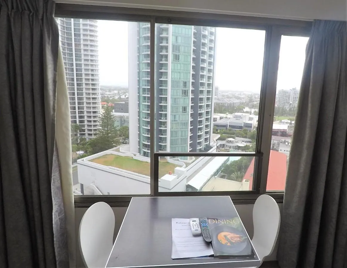 Apartment Surfers Holiday