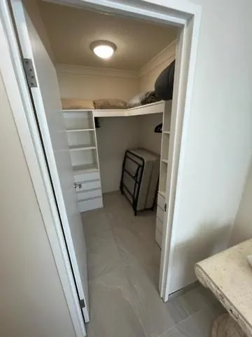 Apartment Crown Towers