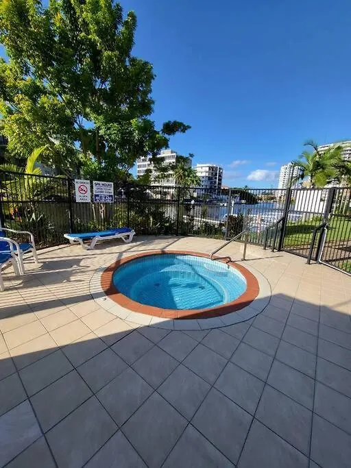 3 Bedroom Surfers Paradise * ゴールドコースト